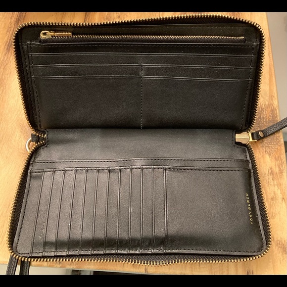 Tory Burch Wallet - Picture 5 of 5